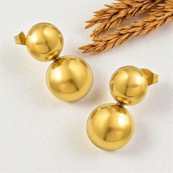 ποΈMinimalist 18K Gold Plated Double Ball Stud Earrings β Trendy & Elegant - Picture 1 of 9